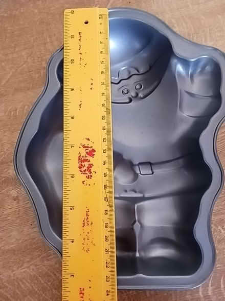 Photo of free Father Christmas cake tin (Cutteslowe OX2) #3