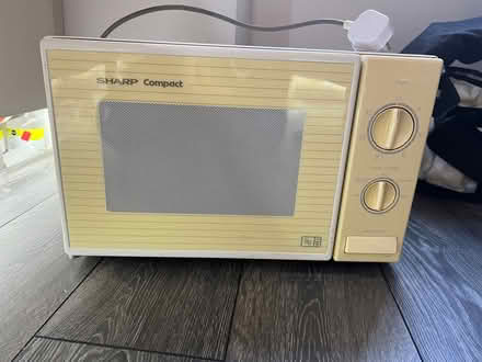 Photo of free Microwave (W1K) #3
