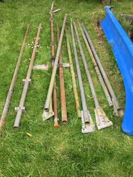 Photo of free Tp frame poles (Eye) #1