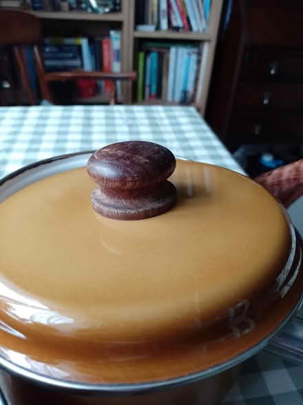 Photo of free 2 vintage sauce pans (Barnham) #4