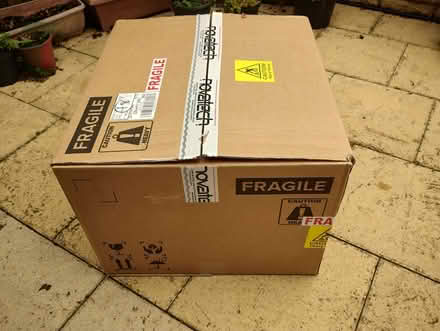 Photo of free large stout(ish) box (Amersham Common HP7) #1