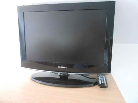 Photo of free 22 inch Samsung TV (Halstead TN14) #1