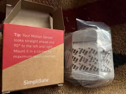 Photo of free SimpliSafe Motion Sensor (ESSJ ~Story&White) #2