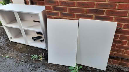 Photo of free Kitchen unit with white gloss doors 90cm wide 72cm high (Winnersh RG41) #1