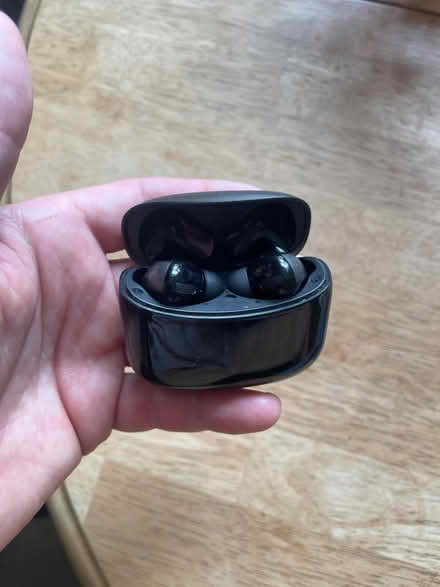 Photo of free Wireless Bluetooth earphones (East Finchley) #1