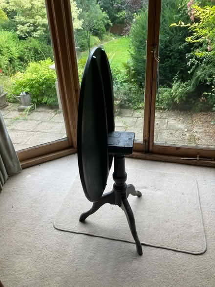 Photo of free Antique round table (Olton B92) #3