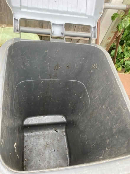 Photo of free Black wheely bin (RG8 Pangbourne) #2