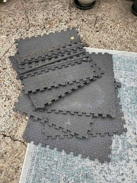Photo of free Foam mats (Epsom Kt19) #1