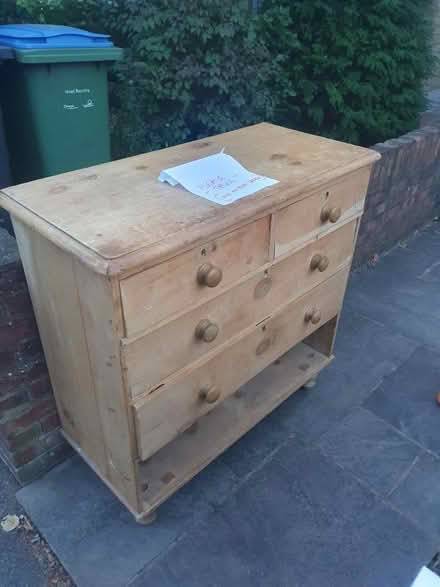 Photo of free Chest of drawers (Walthamstow) #1