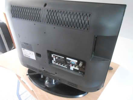 Photo of free 22 inch Samsung TV (Halstead TN14) #3