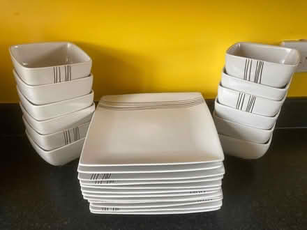 Photo of free 12 square plates and bowls (Hanwood Bank SY5) #1