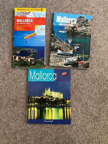Photo of free mallorca books & map (L17 Aigburth) #1