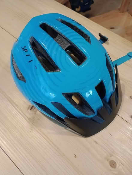 Photo of free Child's bike helmet (Buckstone EH10) #2