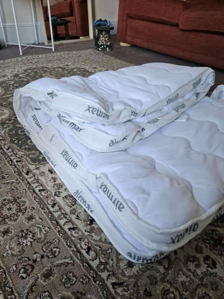 Photo of free Airmax double matress topper (Brighton, BN2) #2