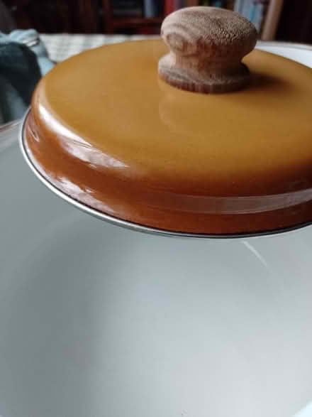 Photo of free 2 vintage sauce pans (Barnham) #2