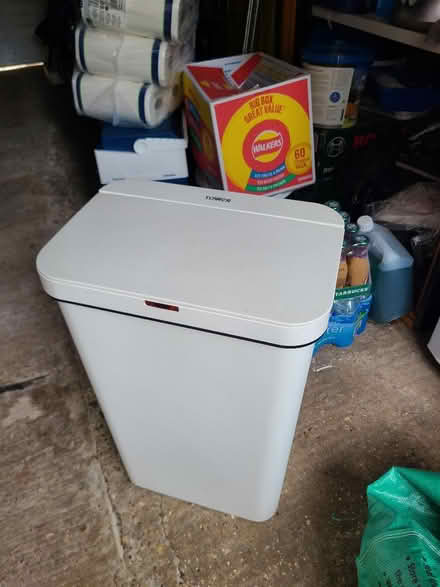 Photo of free Rubbish bin (auto open malfunction) (Earley RG6) #1