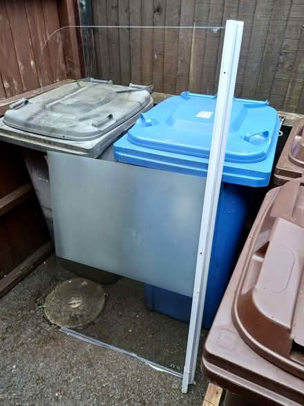 Photo of free Shower screen (Morley DE21) #3