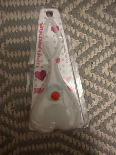 Photo of free Silicon cycling light (Daubeney Road, E5) #1