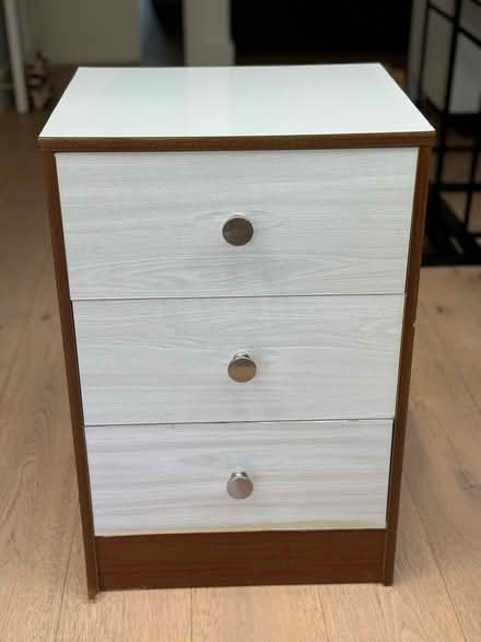 Photo of free Bedside cabinet/Chest of drawers (Twickenham) #1