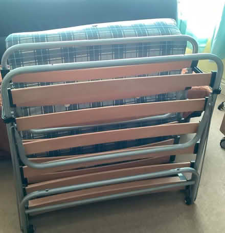 Photo of free Z Bed (Hyde SK14) #1