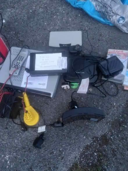 Photo of free Various electronics (for parts) (Woolton L25) #1
