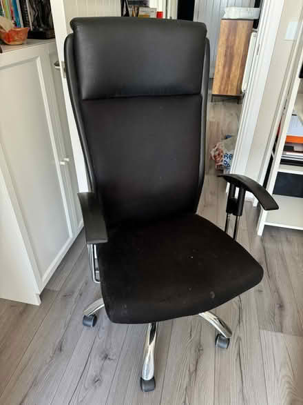 Photo of free Black office chair (Houghton Regis LU5) #1
