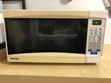 Photo of free Microwave - works (Kitchener) #1