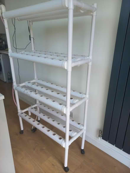 Photo of free Hydroponics System with pump (Hadleigh SS7) #1