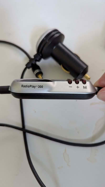 Photo of free In-car wireless FM transmitter (Bernards Heath AL1) #2