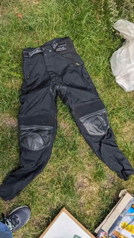 Photo of free Women's trousers for biking (King George's Park: SW18 4) #1