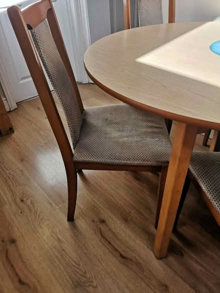Photo of free Round dining table and 3 chairs (Seven kings IG3) #3