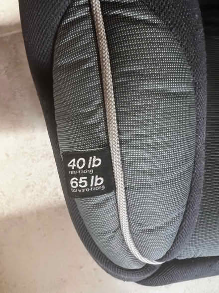 Photo of free Child car seat up to 30kg (Send) #2