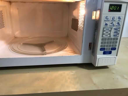 Photo of free Microwave - works (Kitchener) #2