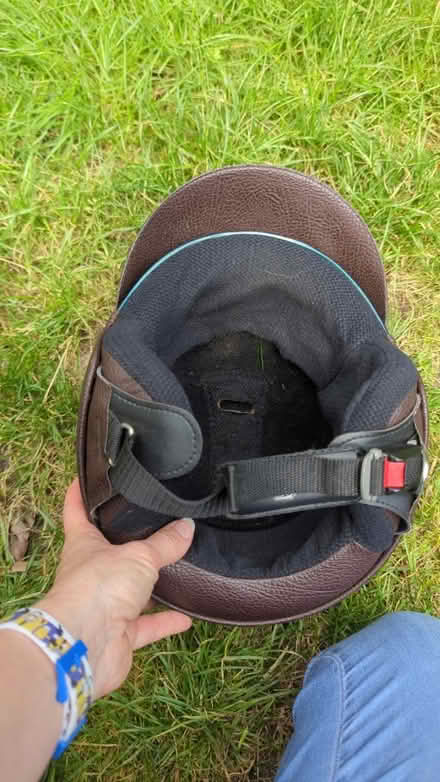Photo of free Vespa helmet (King George's Park: SW18 4) #4
