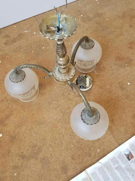 Photo of free Hanging lamp with 3 glass shades (Noctorum CH43) #3