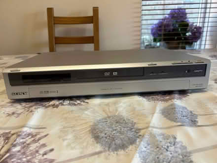 Photo of free Sony DVD player (Matlock DE4) #1