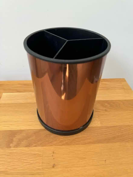 Photo of free Kitchen utensil holder (Twickenham) #1