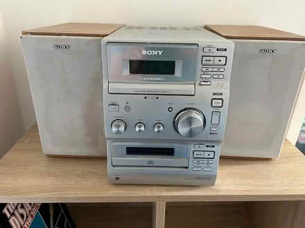 Photo of free Mini hifi (East Kilbride G74) #1