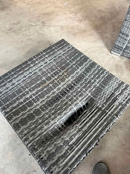 Photo of free outdoor furniture (Panther Creek) #4