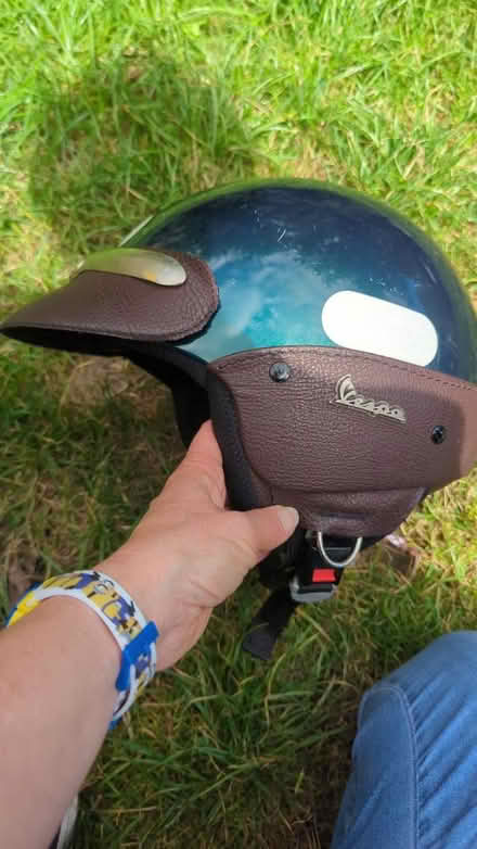 Photo of free Vespa helmet (King George's Park: SW18 4) #2