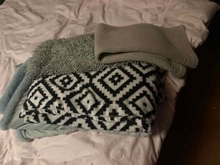 Photo of free Assortment of rugs and bath mats (Forest hill) #1