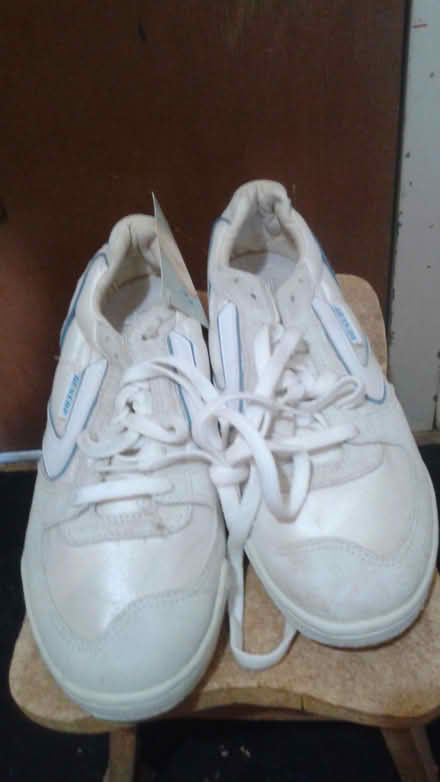 Photo of free Sneakers - never worn (Centretown) #1