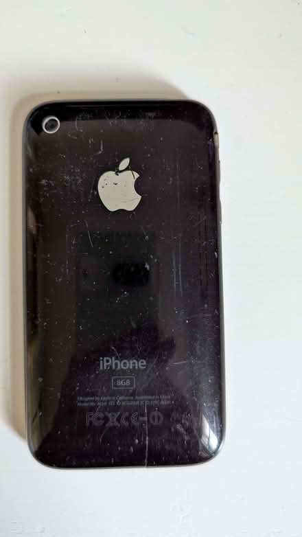 Photo of free iphone 3 (Bernards Heath AL1) #2