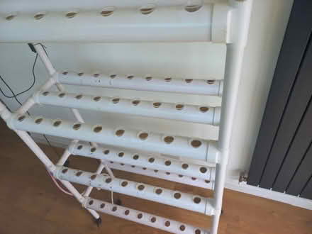 Photo of free Hydroponics System with pump (Hadleigh SS7) #3