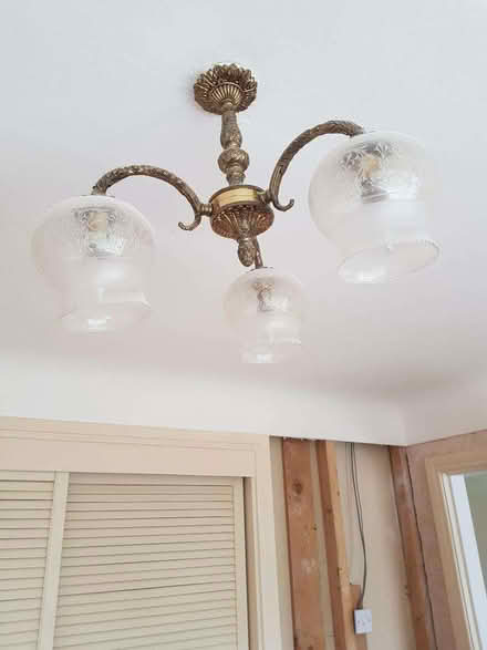 Photo of free Hanging lamp with 3 glass shades (Noctorum CH43) #2