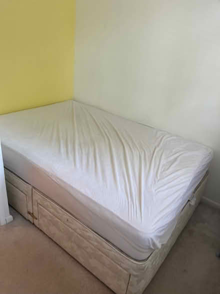 Photo of free Divan double bed (Leighton Buzzard LU7) #1