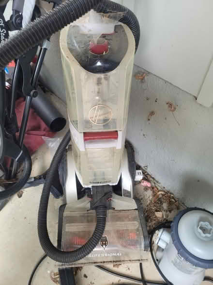Photo of free Hoover carpet cleaner (22309) #1