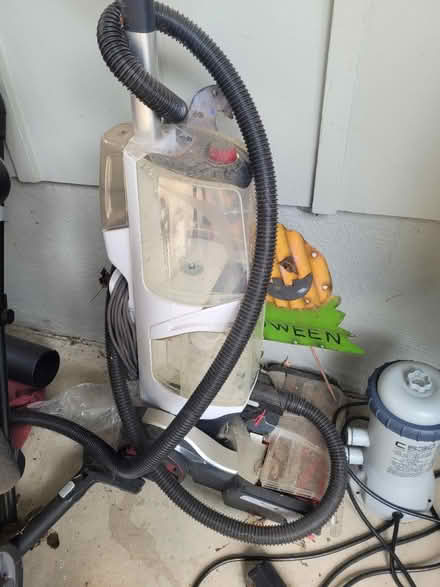 Photo of free Hoover carpet cleaner (22309) #2
