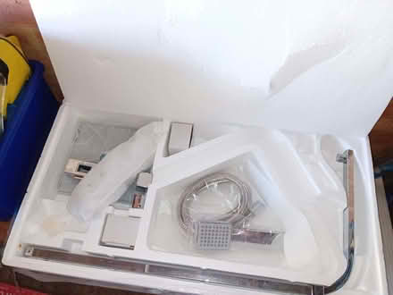 Photo of free FoxHunter shower set - almost all there! (Eastbourne BN21) #1