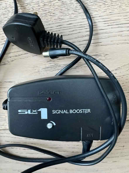 Photo of free TV signal booster (Twickenham) #1
